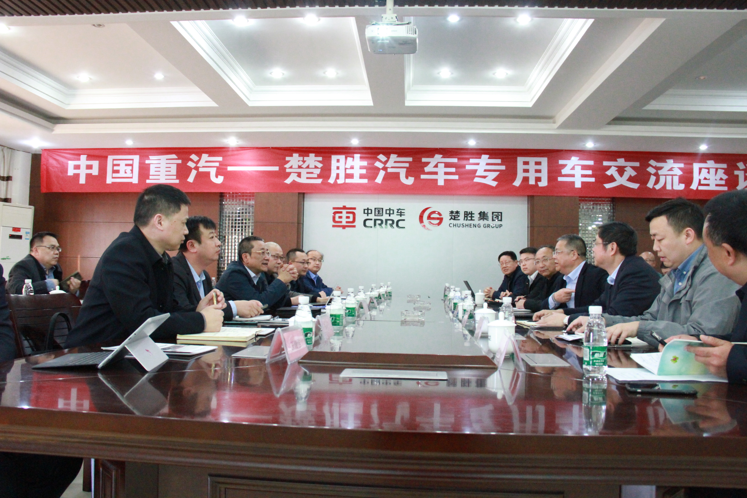 中國重汽集團總經(jīng)理、黨委副書記蔡東一行蒞臨楚勝汽車集