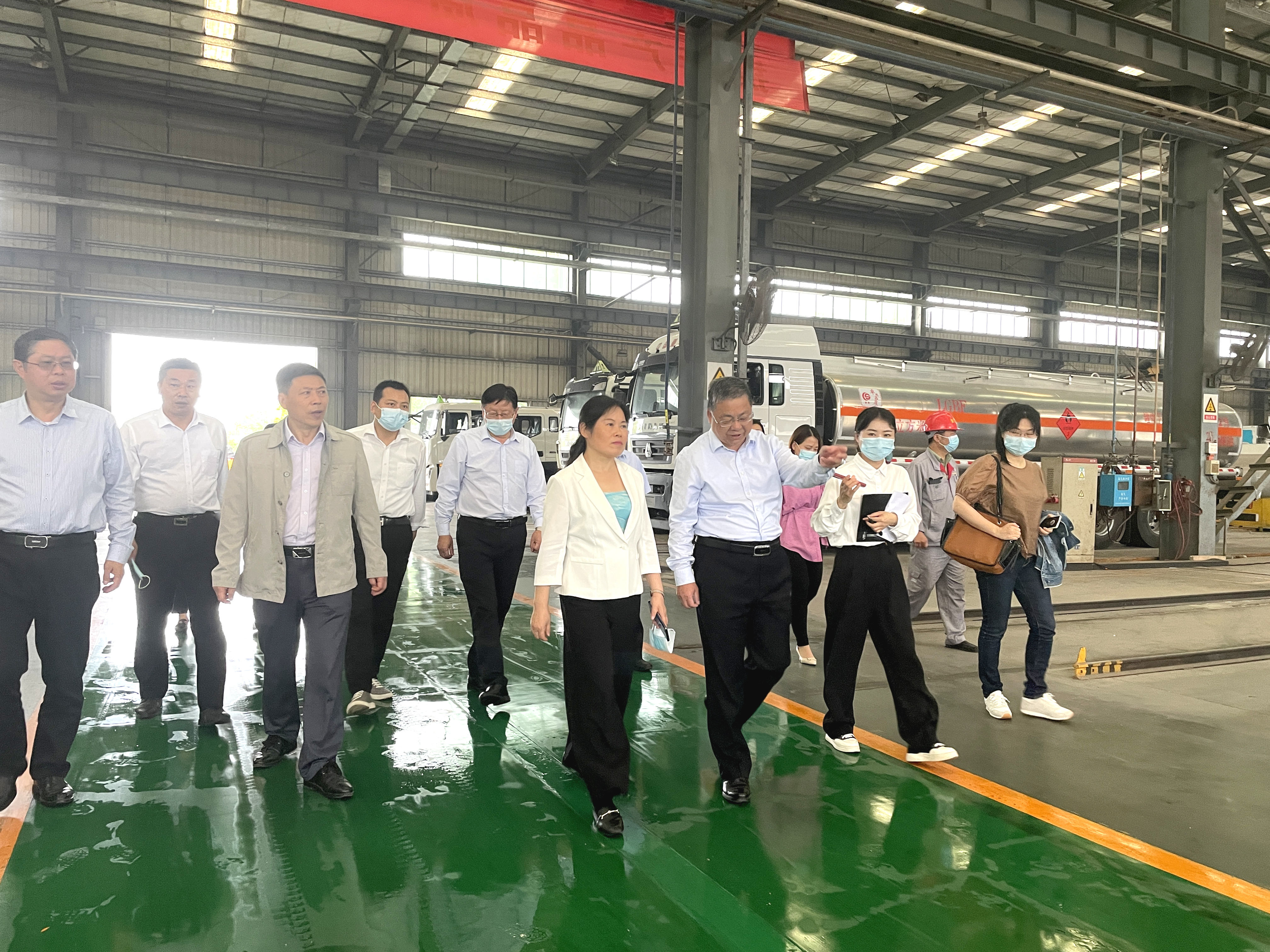 市委常委、市委統(tǒng)戰(zhàn)部部長舒敏等領(lǐng)導一行蒞臨楚勝調(diào)研